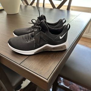 NIKE Air Max Size 9